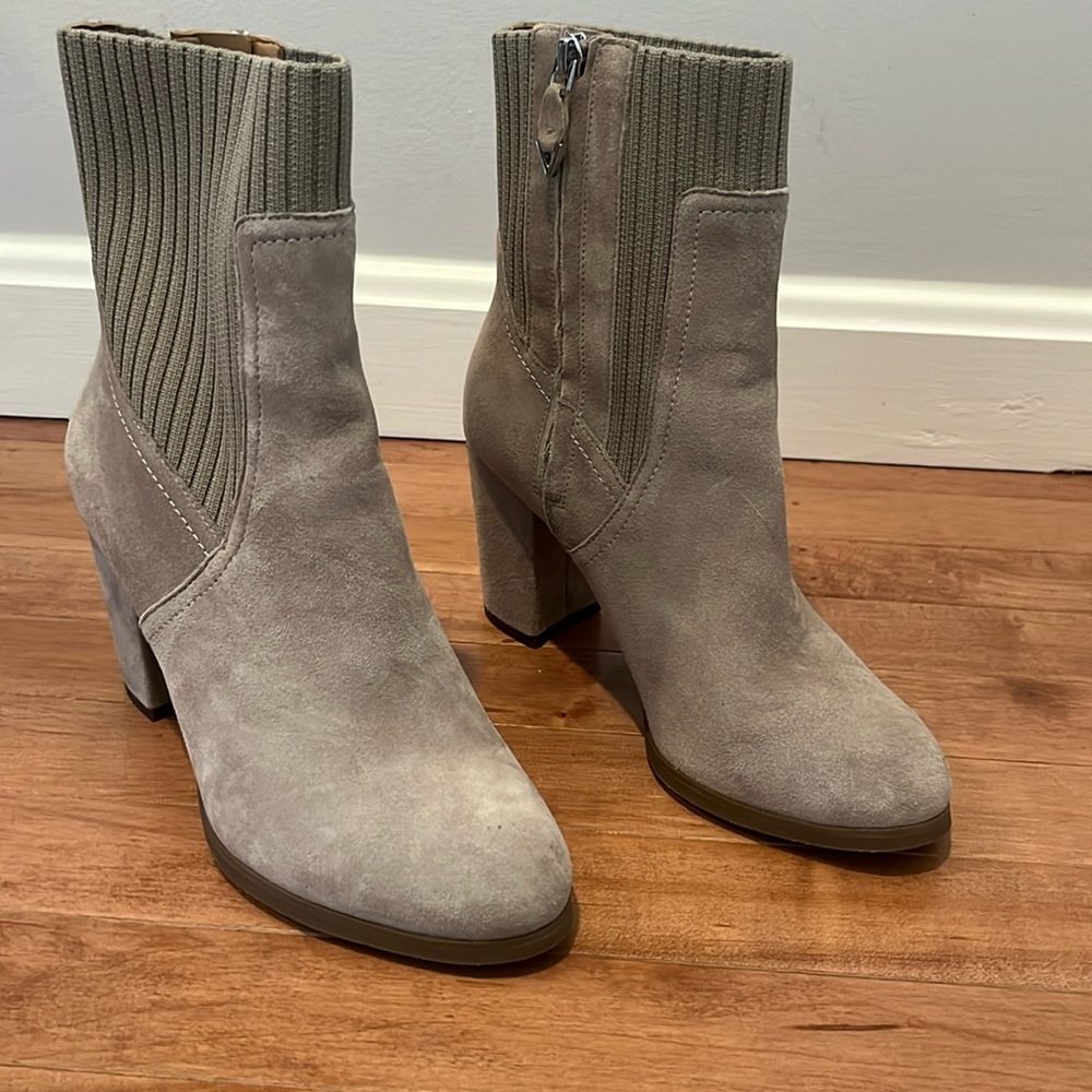 Vionic heeled bootie size 7, only been worn twice